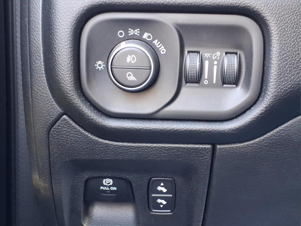 2022 RAM 1500 Laramie Crew Cab 4x4 5'7' Box