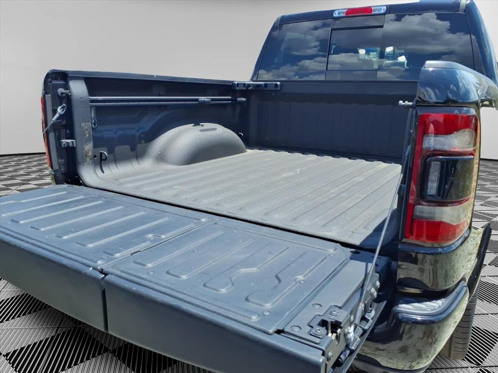 2022 RAM 1500 Laramie Crew Cab 4x4 5'7' Box