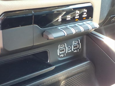 2022 RAM 1500 Laramie Crew Cab 4x4 5'7' Box