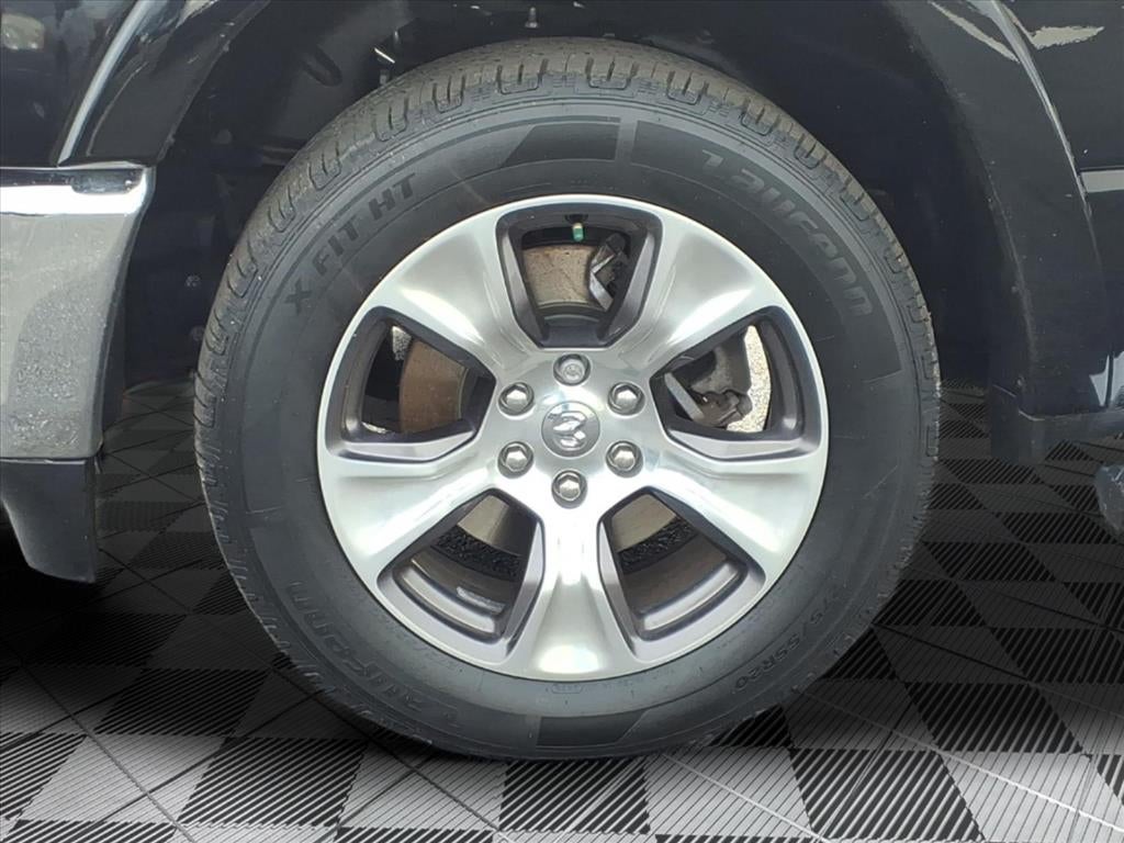 2020 RAM 1500 Laramie Crew Cab 4x4 5'7' Box