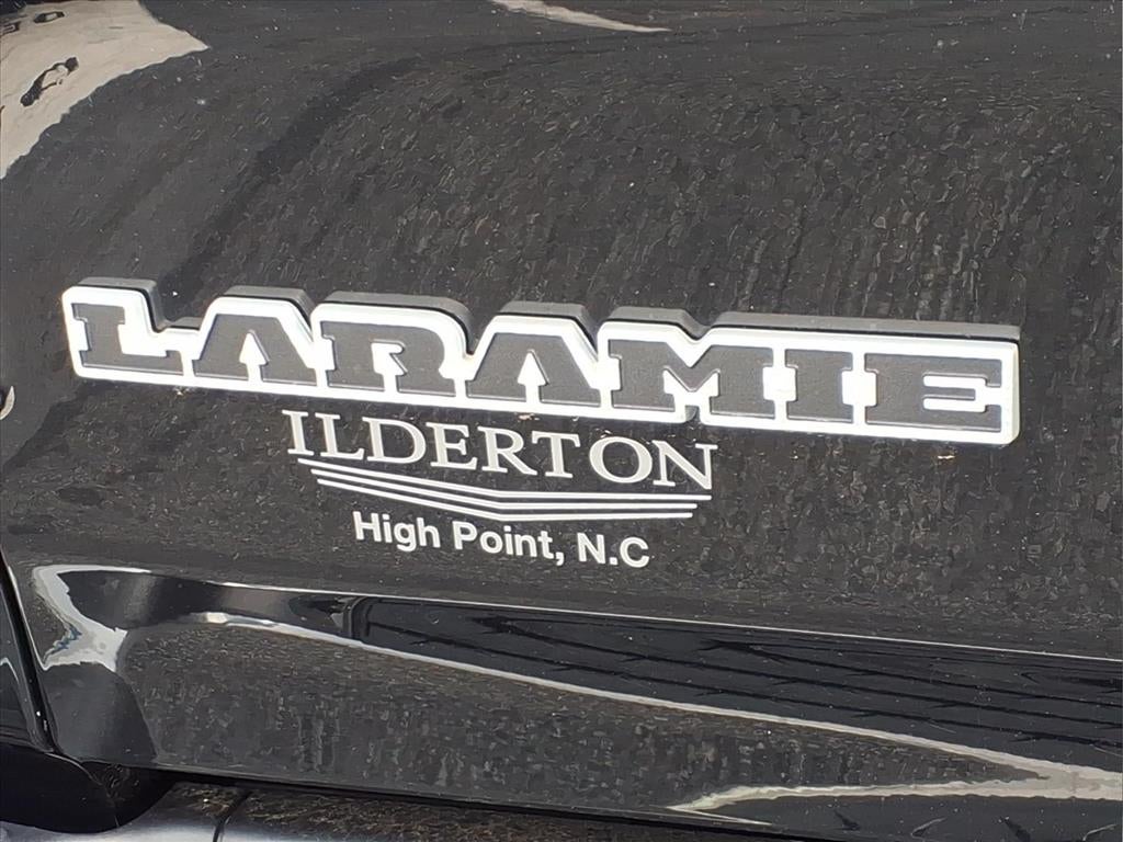 2020 RAM 1500 Laramie Crew Cab 4x4 5'7' Box