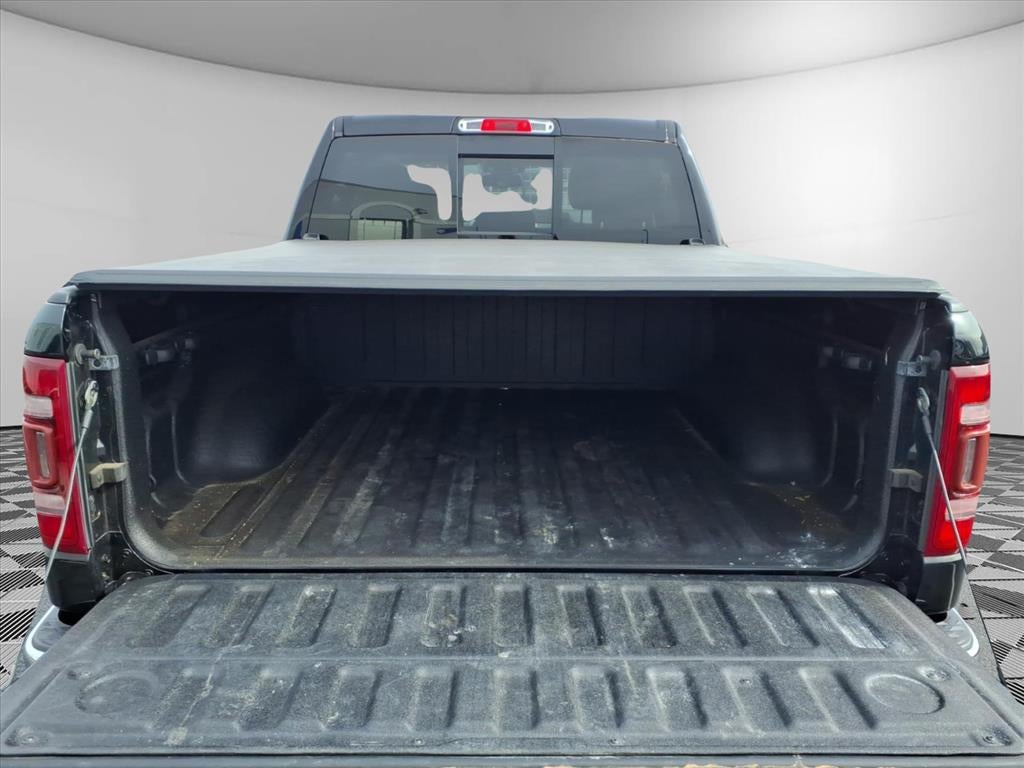 2020 RAM 1500 Laramie Crew Cab 4x4 5'7' Box