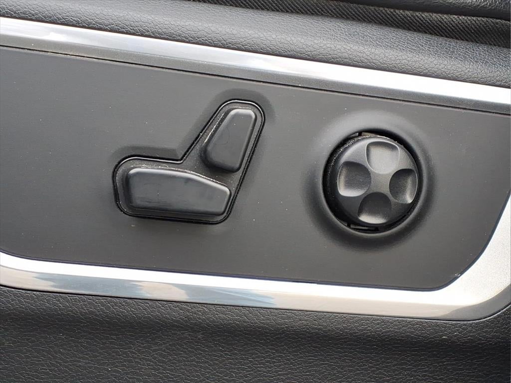 2020 RAM 1500 Laramie Crew Cab 4x4 5'7' Box