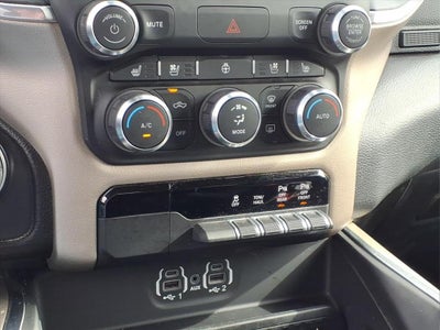 2020 RAM 1500 Laramie Crew Cab 4x4 5'7' Box