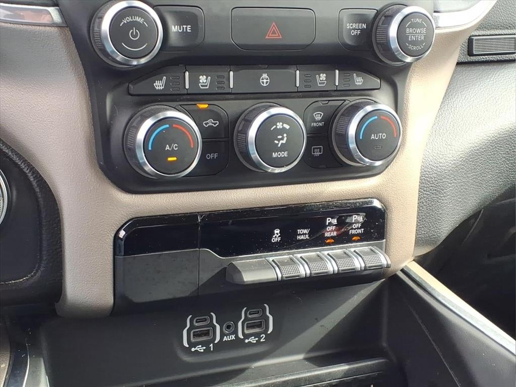 2020 RAM 1500 Laramie Crew Cab 4x4 5'7' Box