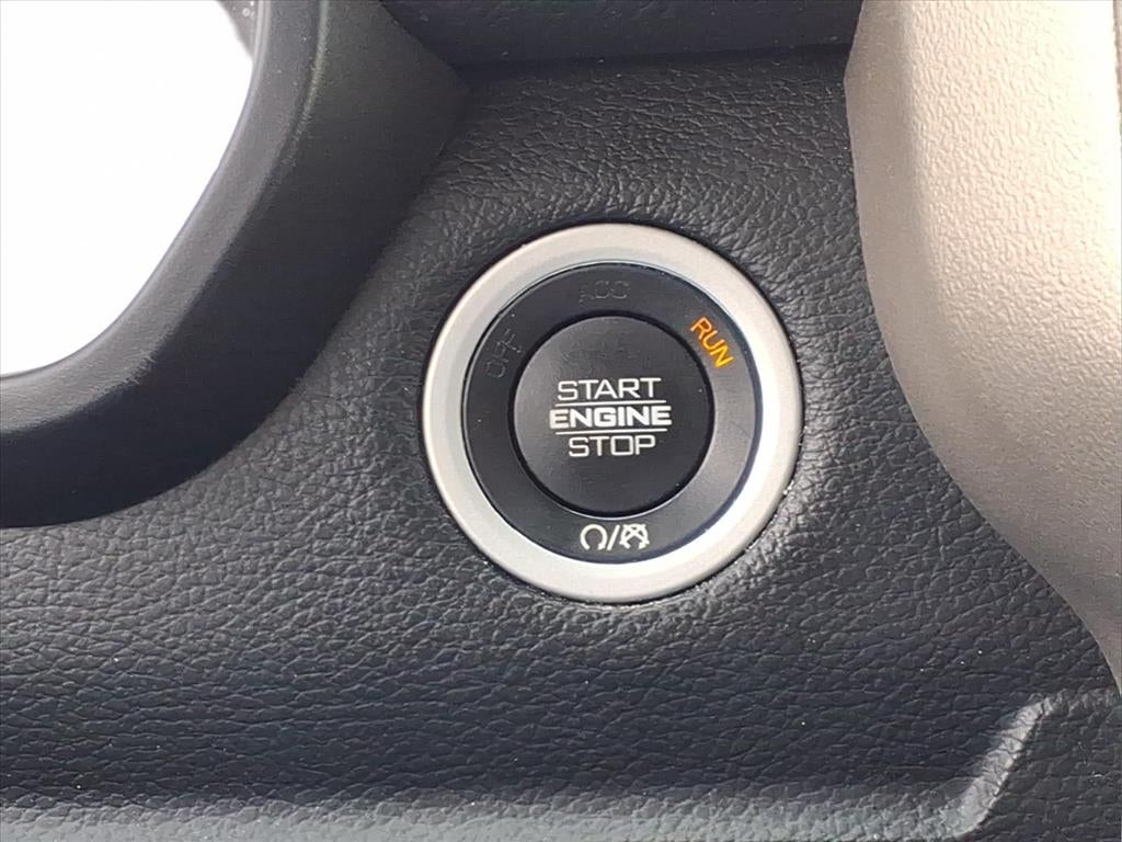 2020 RAM 1500 Laramie Crew Cab 4x4 5'7' Box