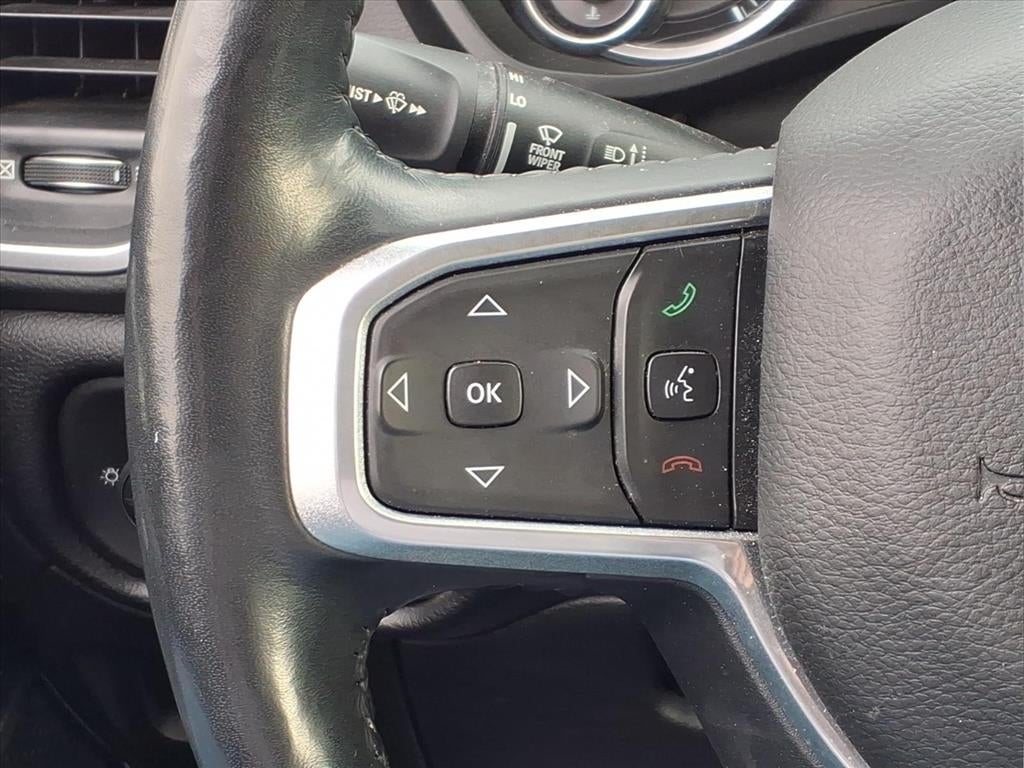 2020 RAM 1500 Laramie Crew Cab 4x4 5'7' Box