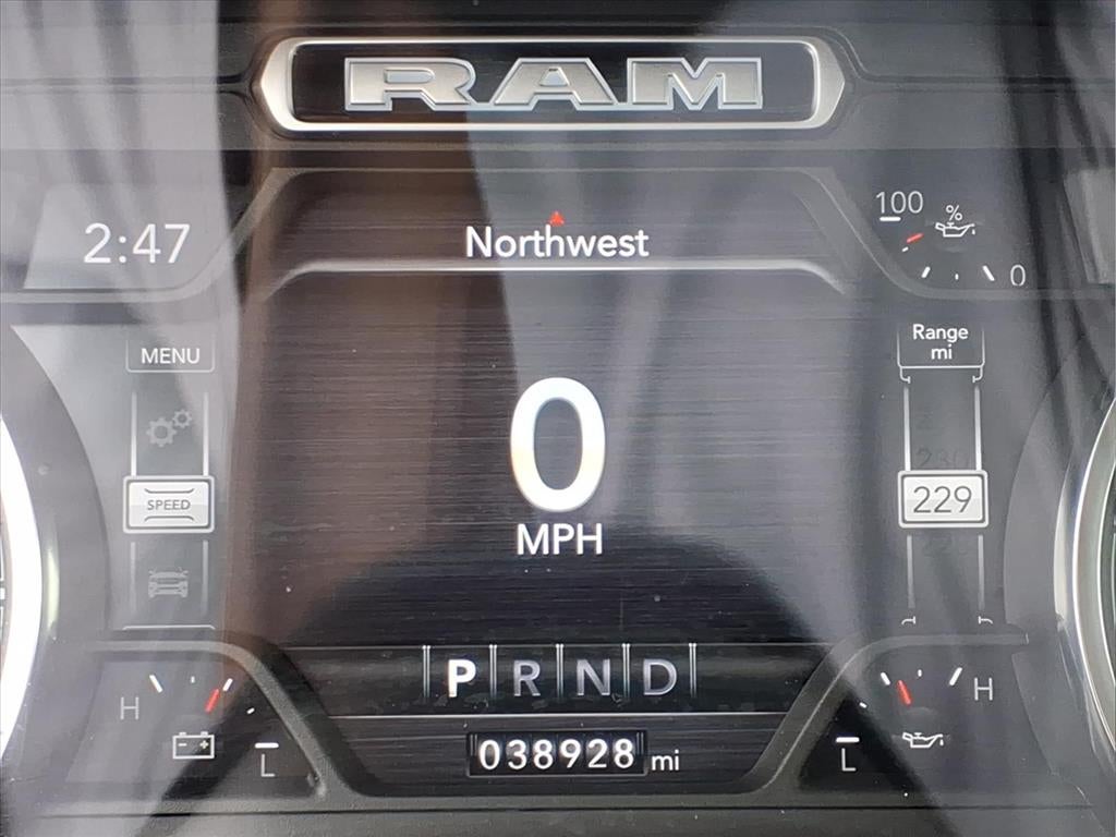 2020 RAM 1500 Laramie Crew Cab 4x4 5'7' Box