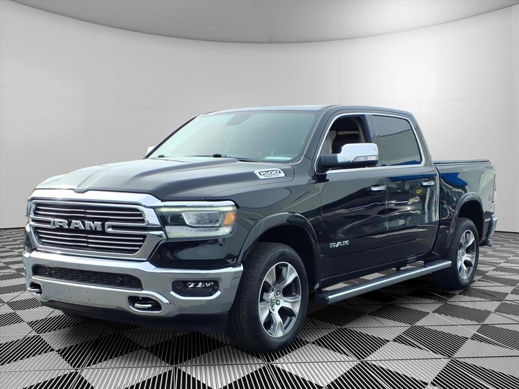 2020 RAM 1500 Laramie Crew Cab 4x4 5'7' Box