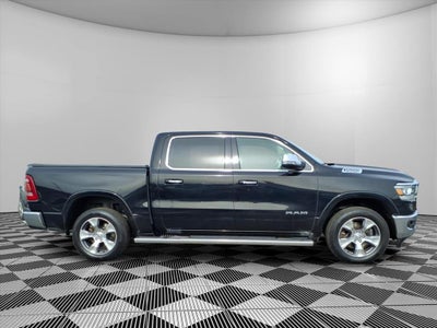 2020 RAM 1500 Laramie Crew Cab 4x4 5'7' Box
