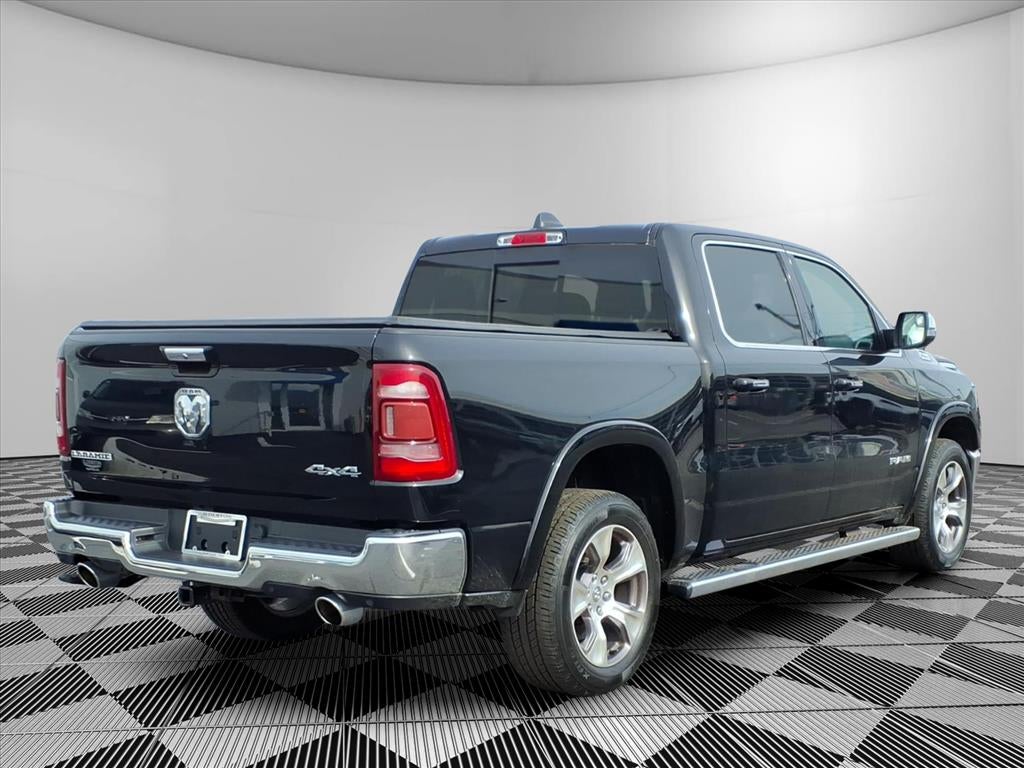 2020 RAM 1500 Laramie Crew Cab 4x4 5'7' Box