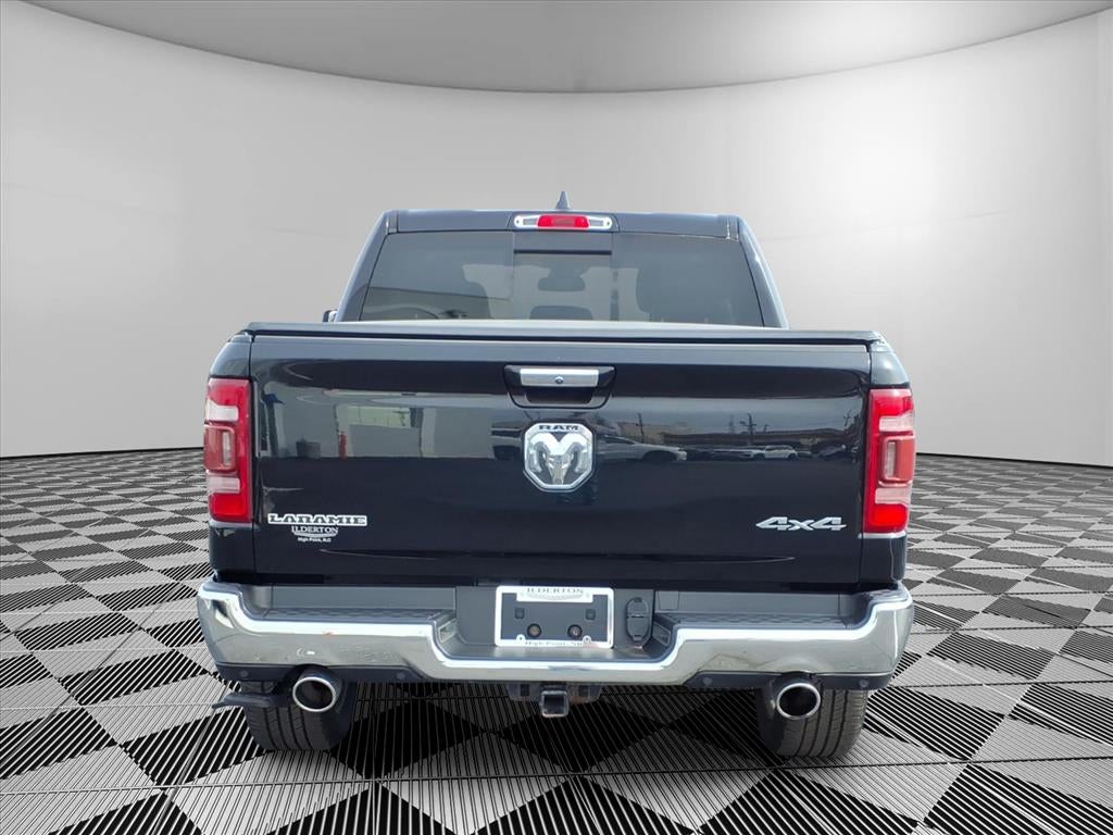 2020 RAM 1500 Laramie Crew Cab 4x4 5'7' Box
