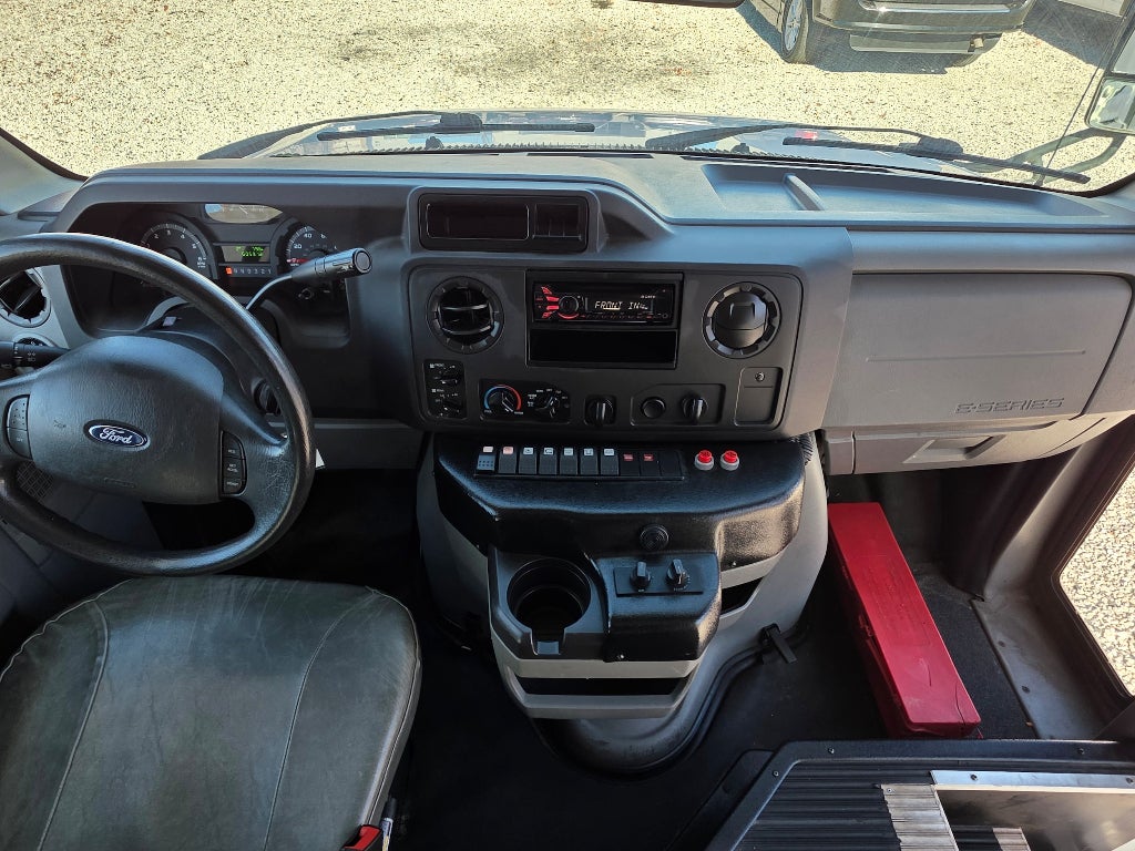 2015 Ford E-350 Cutaway Base