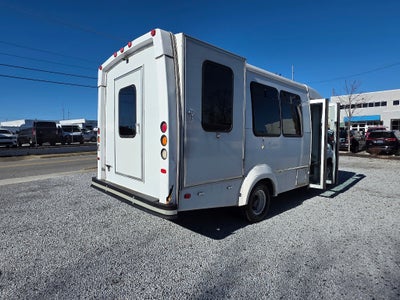 2015 Ford E-350 Cutaway Base