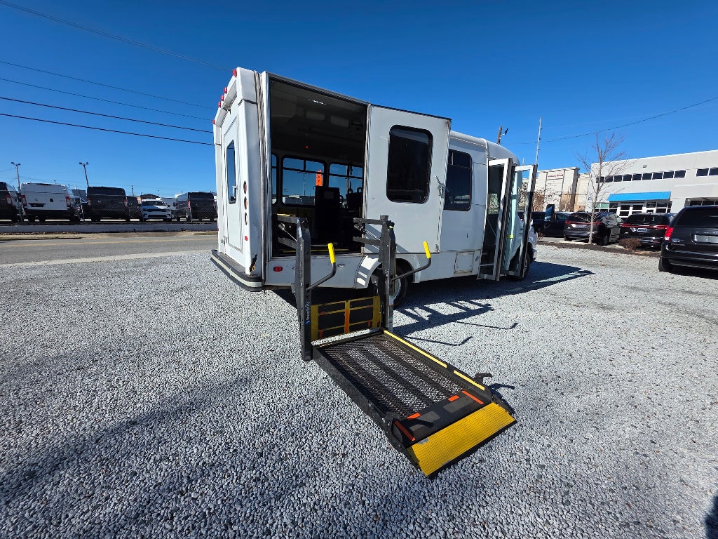 2015 Ford E-350 Cutaway Base