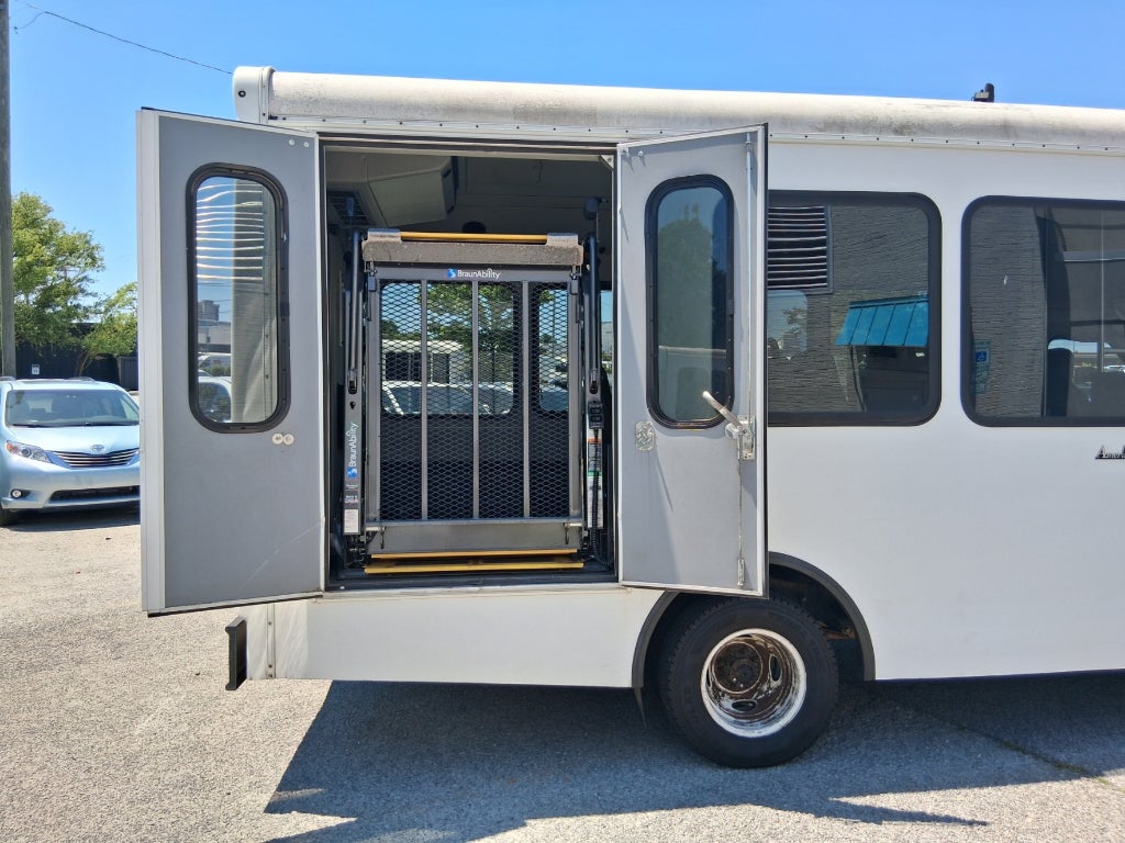 2016 Ford E-350 Cutaway Base