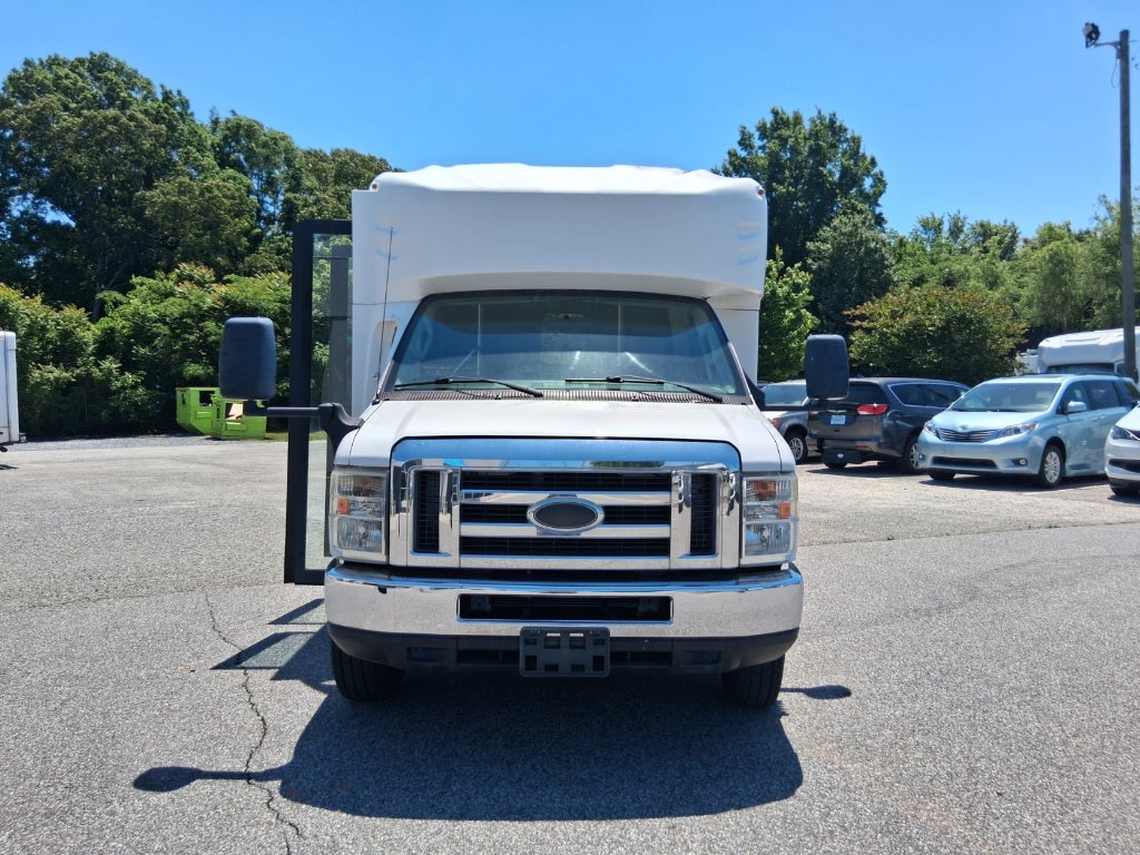 2016 Ford E-350 Cutaway Base