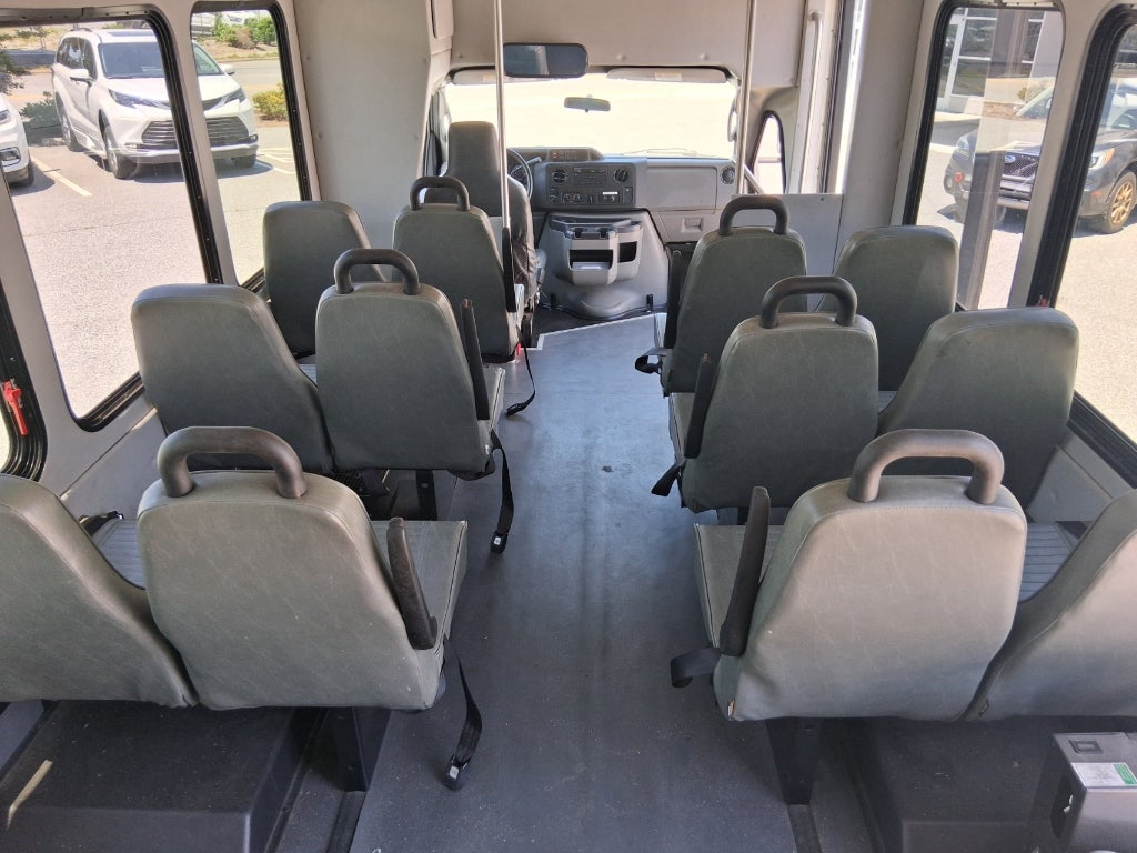 2016 Ford E-350 Cutaway Base