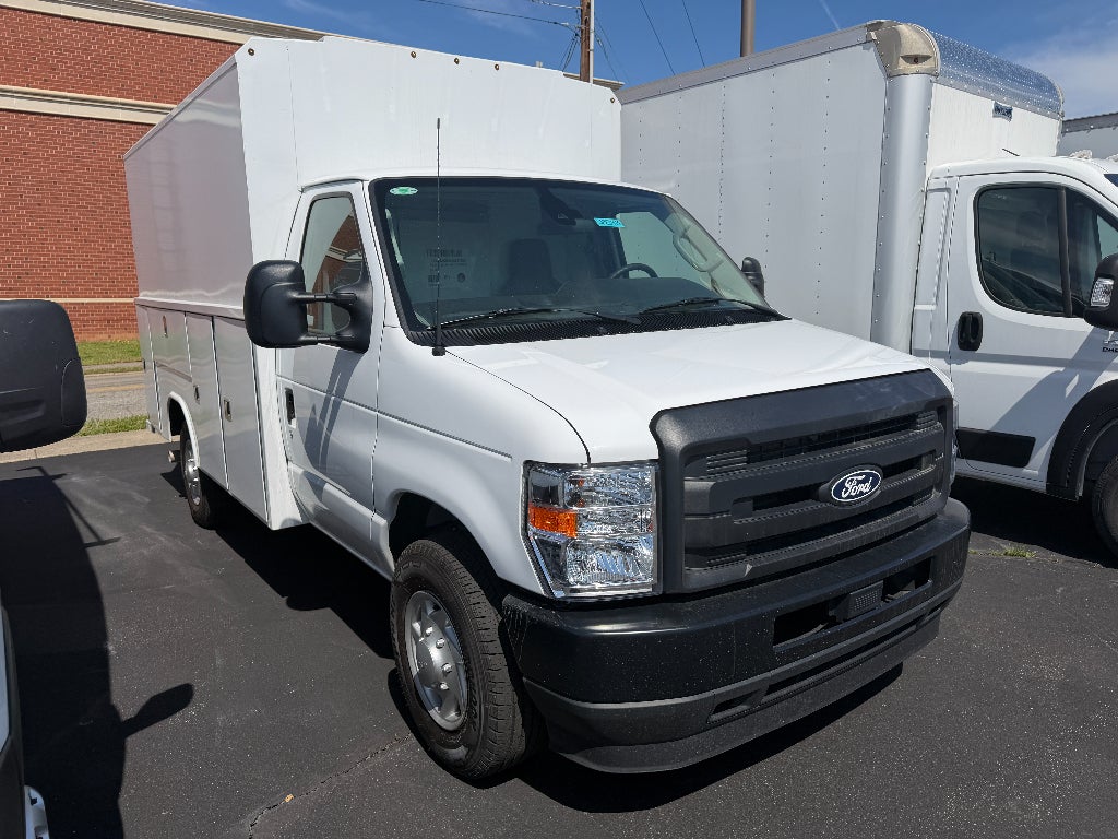 2026 Ford E-350 Cutaway Base
