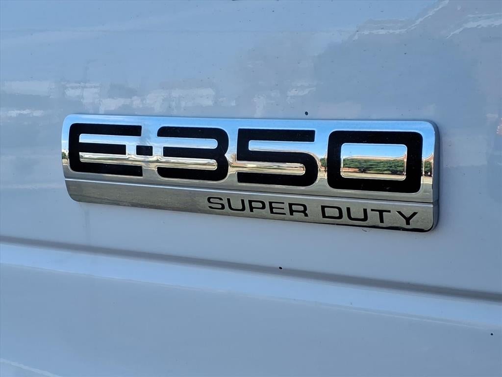2022 Ford E-350 Cutaway Base