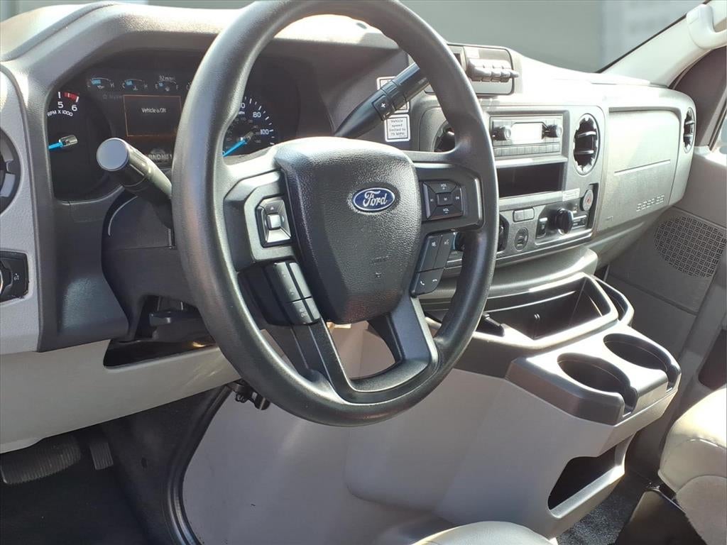 2022 Ford E-350 Cutaway Base