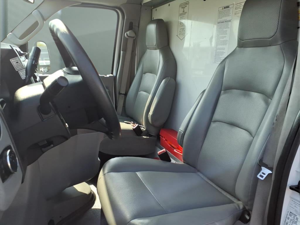 2022 Ford E-350 Cutaway Base