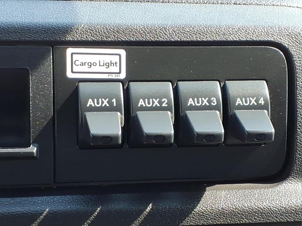 2022 Ford E-350 Cutaway Base