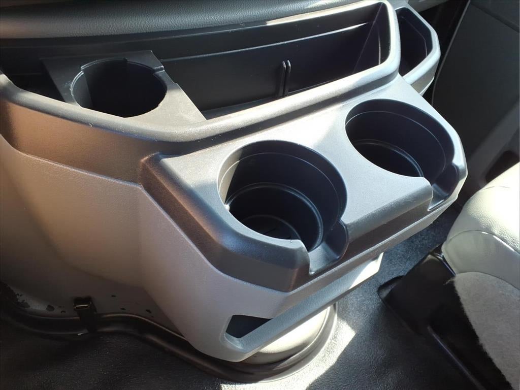 2022 Ford E-350 Cutaway Base