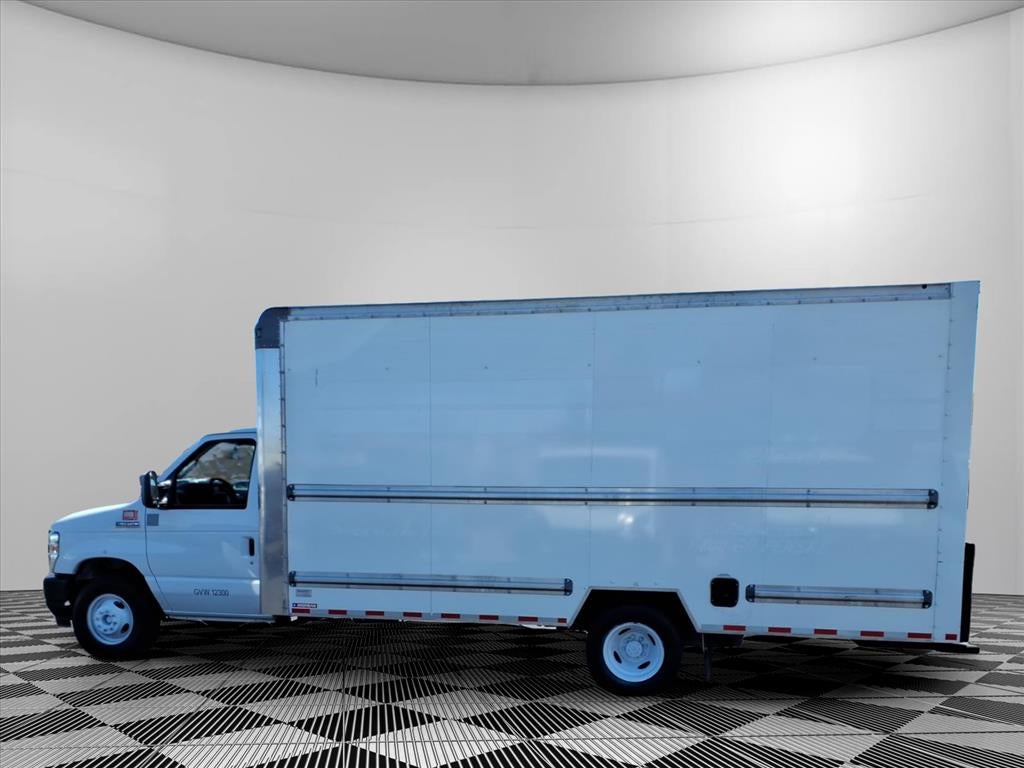 2022 Ford E-350 Cutaway Base