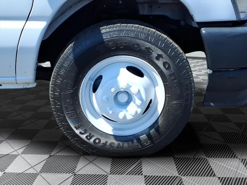 2022 Ford E-350 Cutaway Base