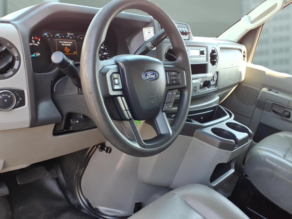 2022 Ford E-350 Cutaway Base