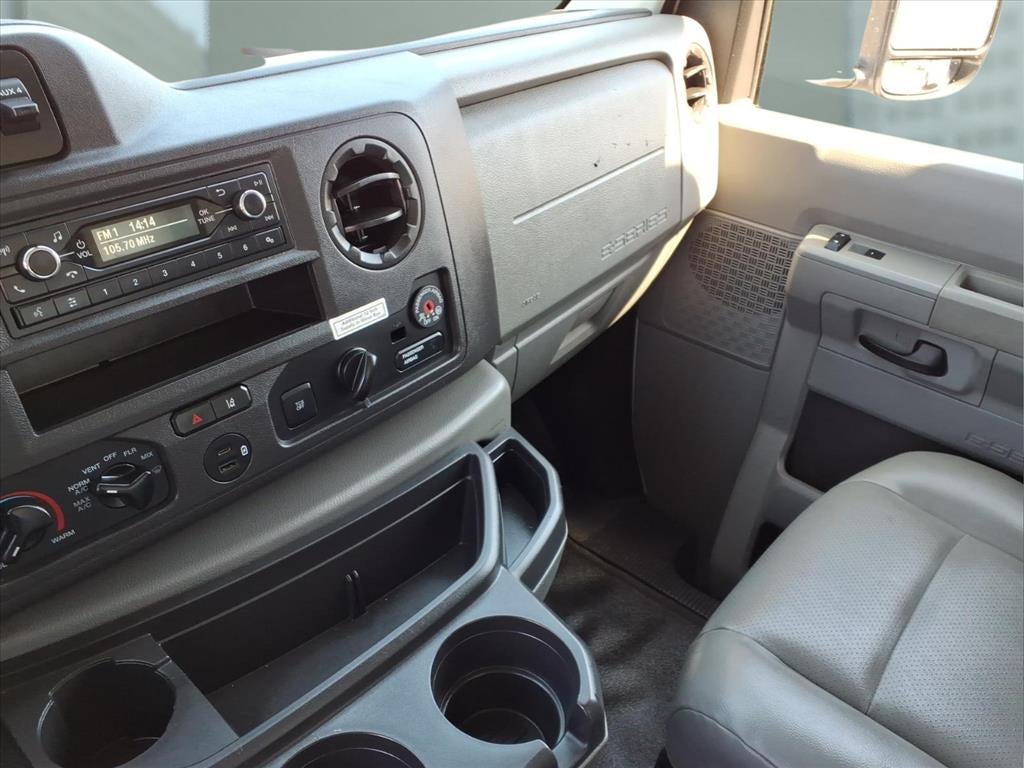 2022 Ford E-350 Cutaway Base