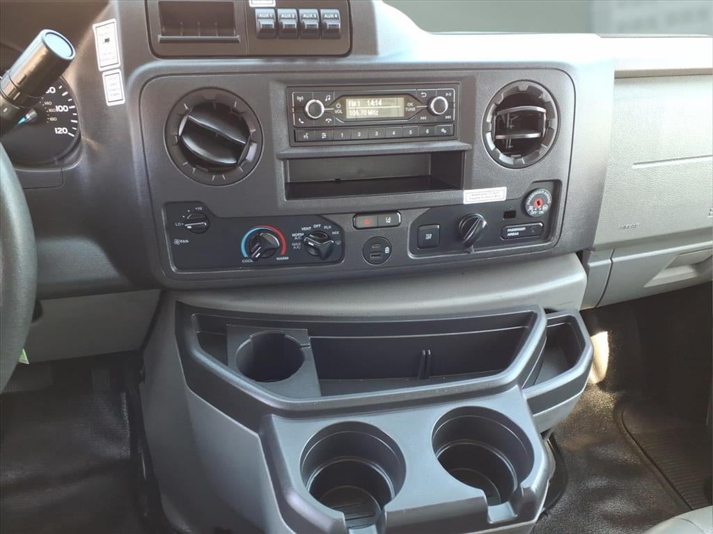 2022 Ford E-350 Cutaway Base