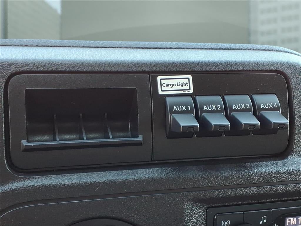 2022 Ford E-350 Cutaway Base