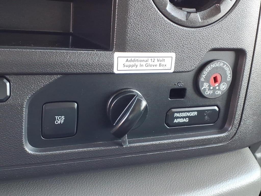 2022 Ford E-350 Cutaway Base