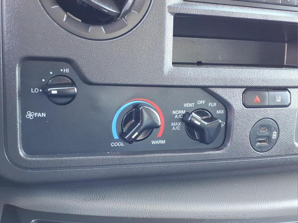 2022 Ford E-350 Cutaway Base