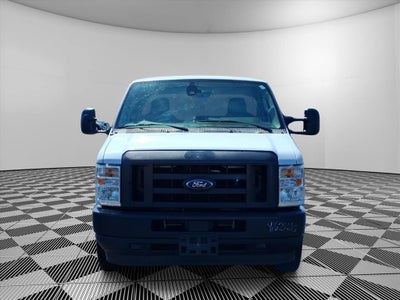2022 Ford E-350 Cutaway Base