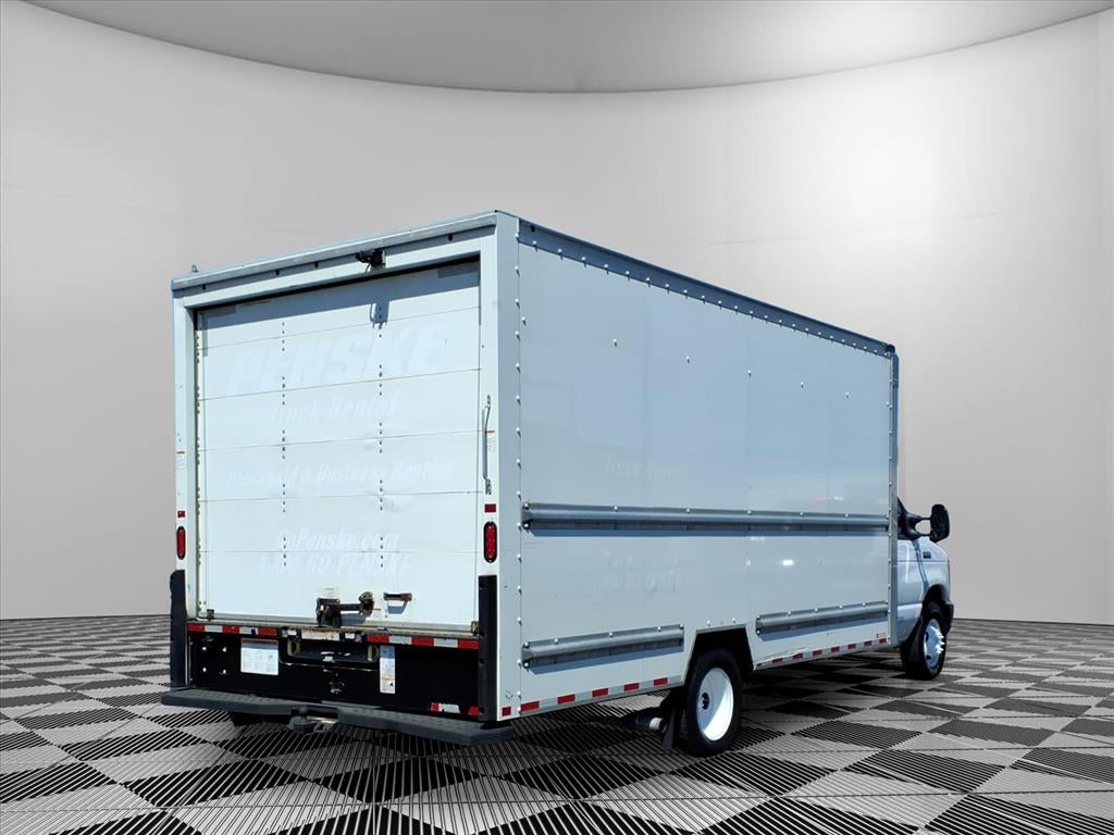 2022 Ford E-350 Cutaway Base