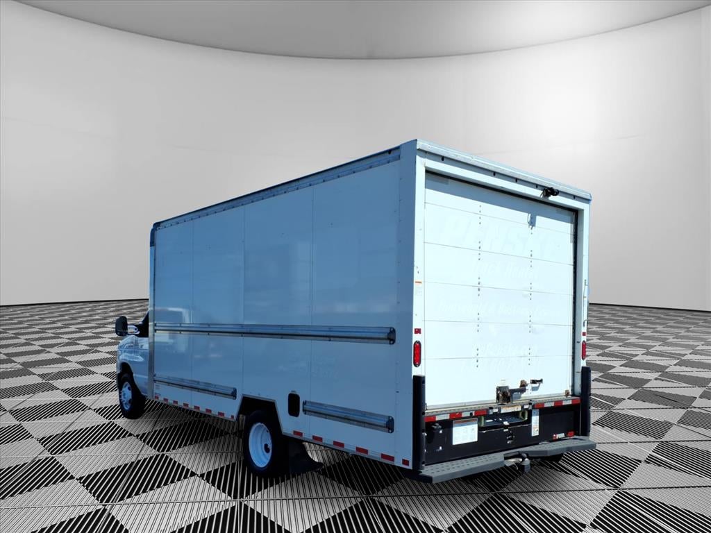 2022 Ford E-350 Cutaway Base