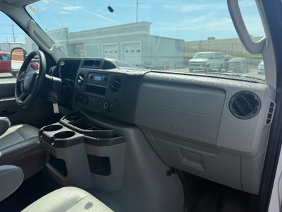 2022 Ford E-450 Cutaway Base