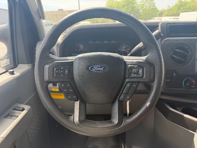 2022 Ford E-450 Cutaway Base