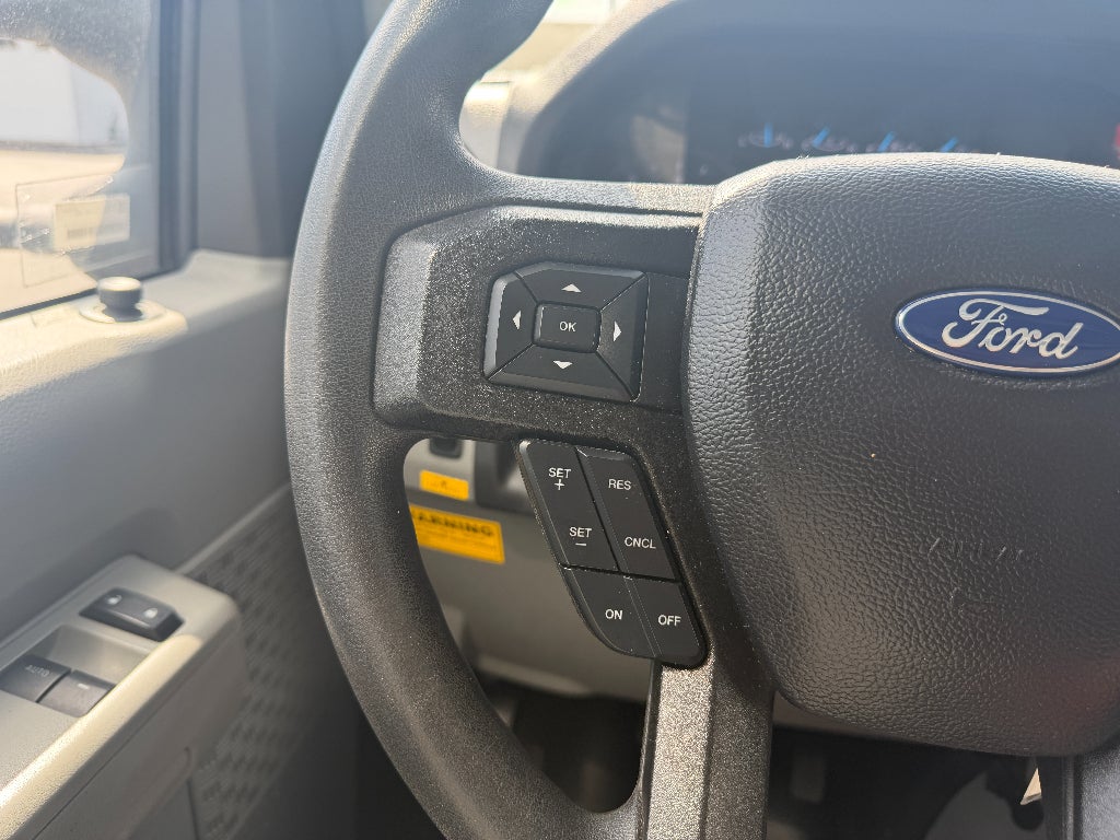 2022 Ford E-450 Cutaway Base