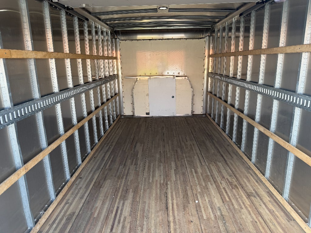 2022 Ford E-450 Cutaway Base