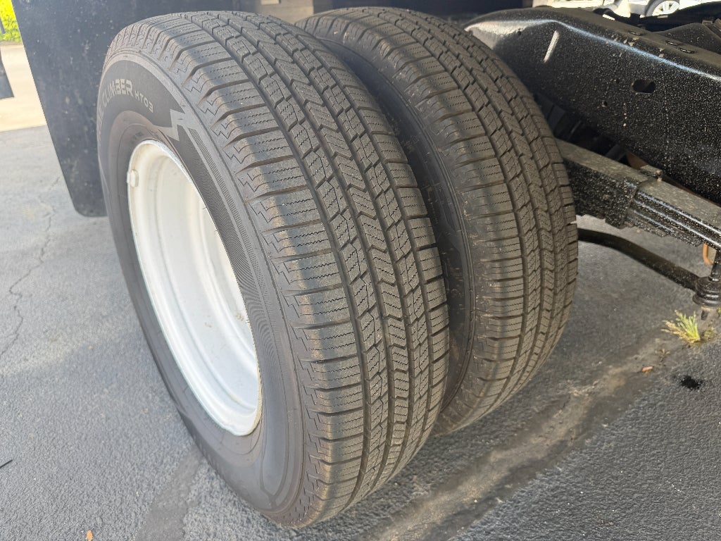 2022 Ford E-450 Cutaway Base