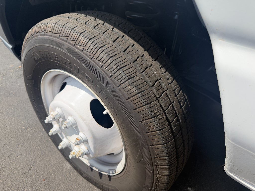 2022 Ford E-450 Cutaway Base