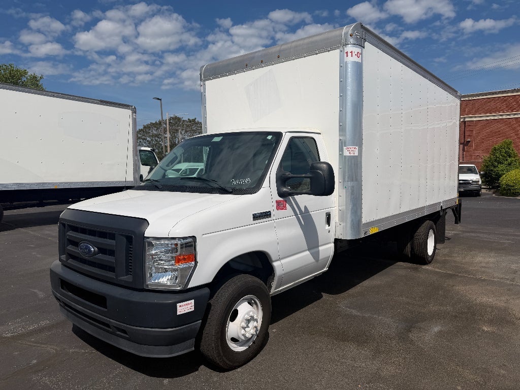 2022 Ford E-450 Cutaway Base