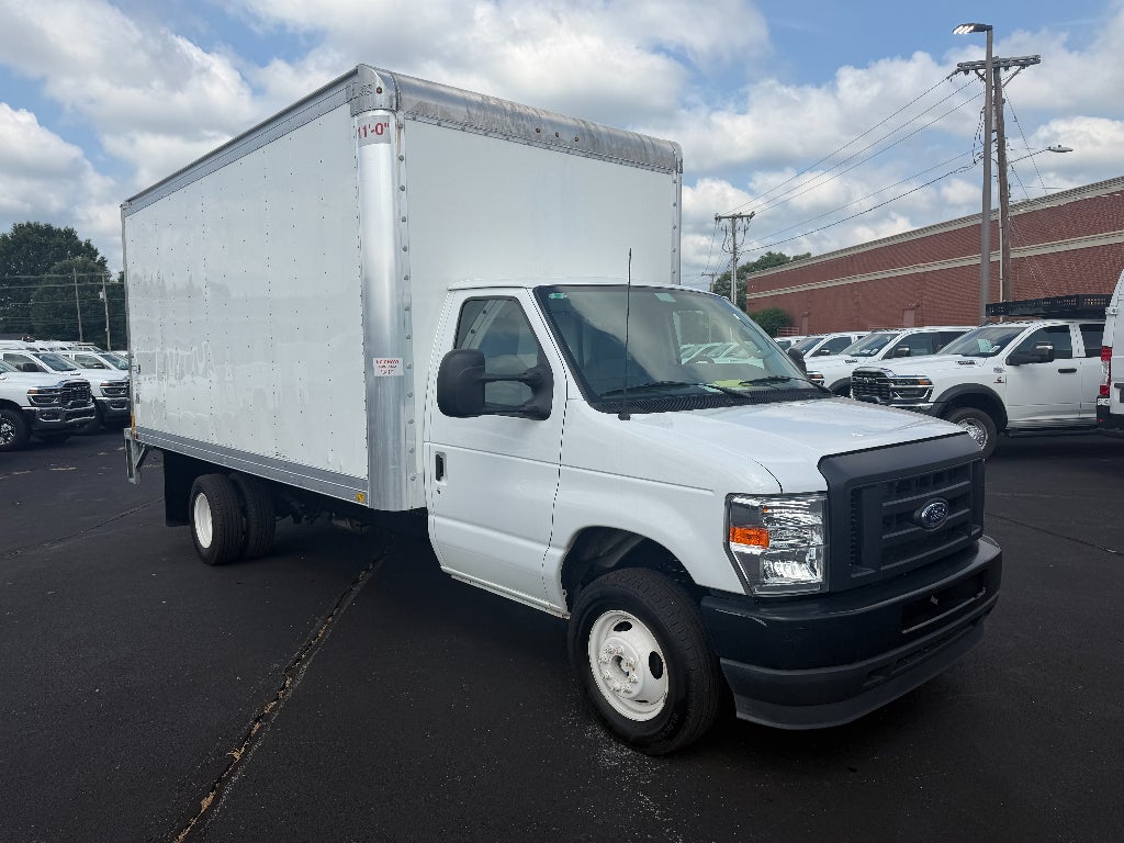 2025 Ford E-450 Cutaway Base