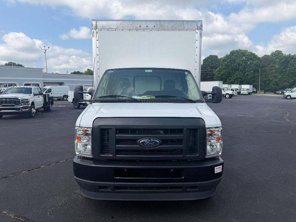 2025 Ford E-450 Cutaway Base