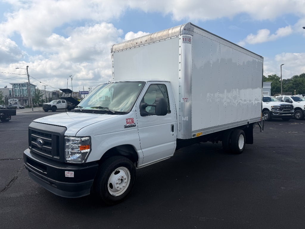 2025 Ford E-450 Cutaway Base
