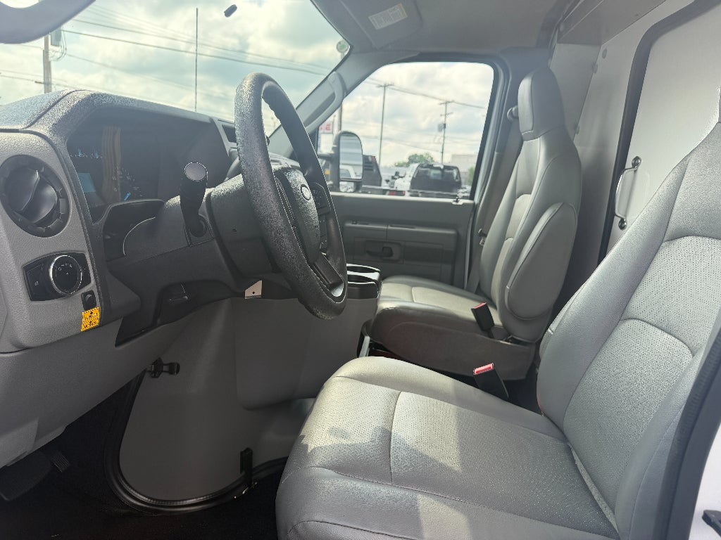 2025 Ford E-450 Cutaway Base